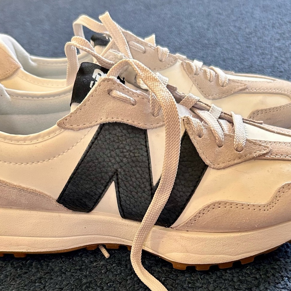 Women’s new balance 327 sneaker